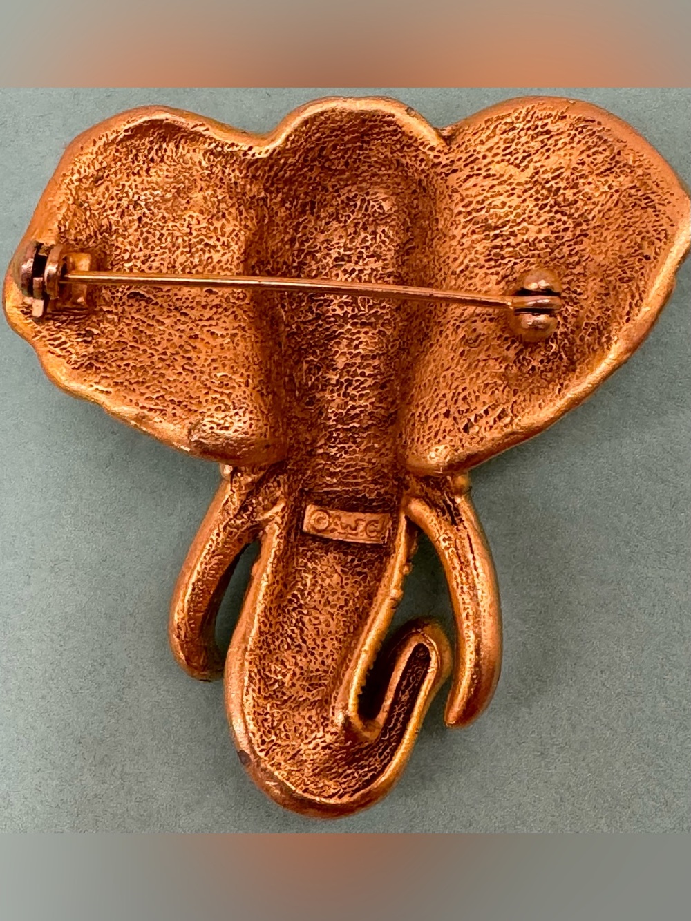 🐘 Vintage AJC Gold Tone Elephant Brooch Cream Enamel 2” Lucky Statement Pin - Picture 4 of 6